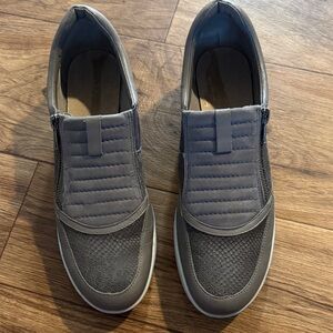 Walking Cradles Men's Slip-On Loafers in Gray